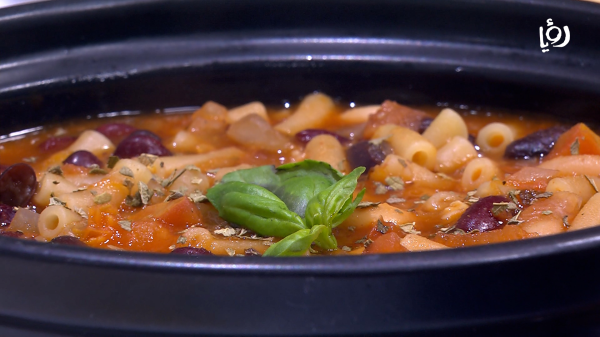 شوربة البقوليات الإيطالية