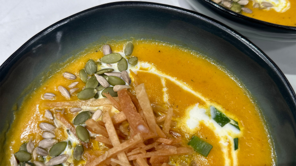 شوربة الجزر المشوي مع الزنجبيل