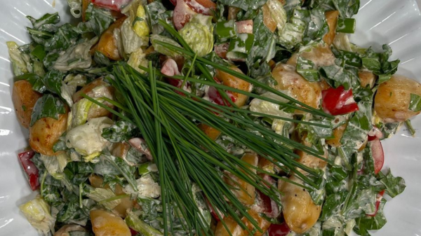 البطاطا المشوية الحارة بتتبيلة اللبن