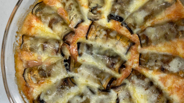 رولات الباذنجان بالصلصة الوردية