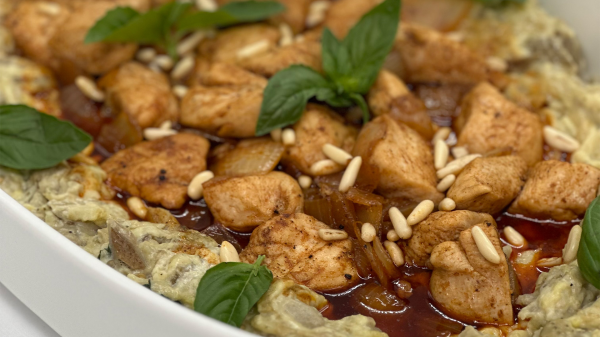 الباذنجان بالجبنة مع حوسة دجاج