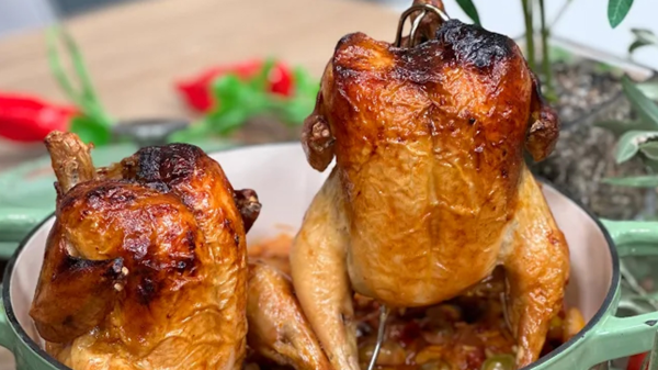 دجاج مشوي بالزيتون واللوز