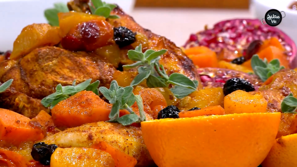 دجاج مع الكرانبري والتفاح بالفرن دجاج مع الكرانبري والتفاح بالفرن