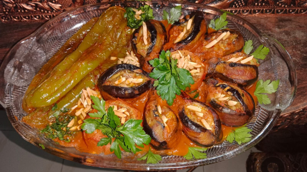 منزل. باذنجان باللحمه المفرومه منزل. باذنجان باللحمه المفرومه