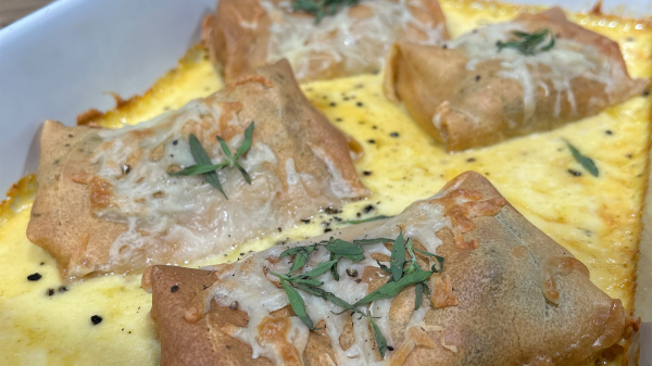 كريب الدجاج والسبانخ كريب الدجاج والسبانخ