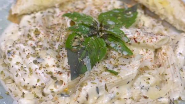 Lemon & Garlic Cream Pasta Lemon & Garlic Cream Pasta