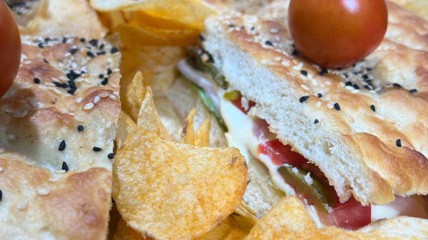 ساندويشات تيركي وجبنة بخبز الحليب الجامبو ساندويشات تيركي وجبنة بخبز الحليب الجامبو