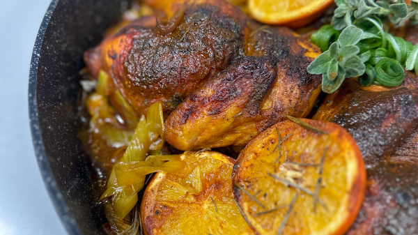 دجاج مشوي مع الشومر والبرتقال دجاج مشوي مع الشومر والبرتقال