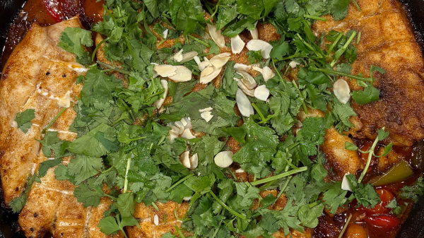 فيليه سمك مشوي بالخضار المتوسطية ودبس الرمان فيليه سمك مشوي بالخضار المتوسطية ودبس الرمان