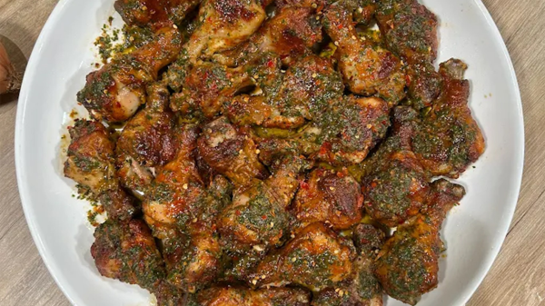 دجاج مشوي بالأعشاب والسماق دجاج مشوي بالأعشاب والسماق