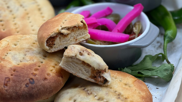 خبزة باللحمة خبزة باللحمة